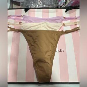 Victoria’s Secret V-String Set